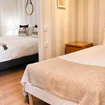 Logis Restaurant Le Castel Fleuri 2*