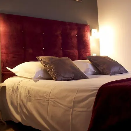 Logis Restaurant Le Castel Fleuri 2*