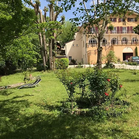 Hotel Logis Restaurant Le Castel Fleuri 2*