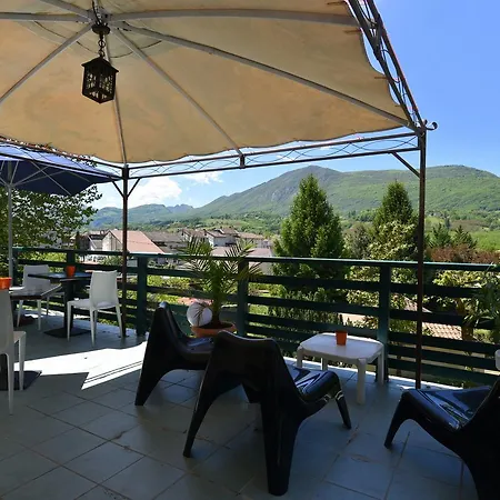 Hotel Logis Restaurant Le Castel Fleuri Saint-Jean-en-Royans