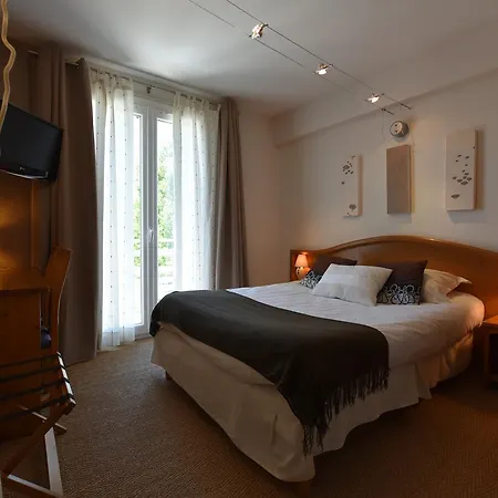 Logis Restaurant Le Castel Fleuri 2* Saint-Jean-en-Royans