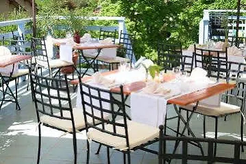 Hotel Logis Restaurant Le Castel Fleuri Saint-Jean-en-Royans