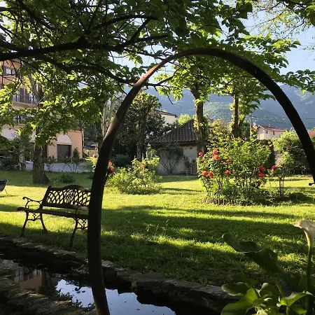 Hotel Logis Restaurant Le Castel Fleuri 2*
