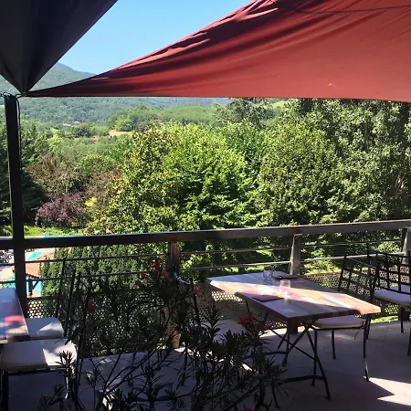 Logis Restaurant Le Castel Fleuri 2*