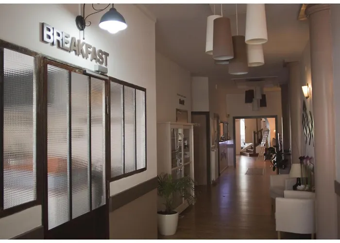 Hotell Logis Restaurant Le Castel Fleuri Saint-Jean-en-Royans