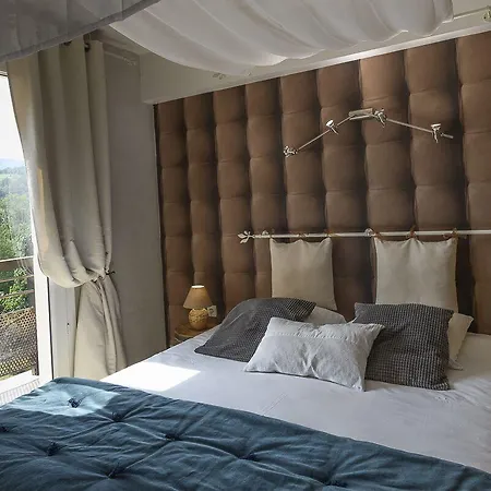Le Castel Fleuri 2*