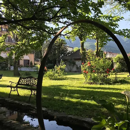 Hotel Logis Restaurant Le Castel Fleuri 2*