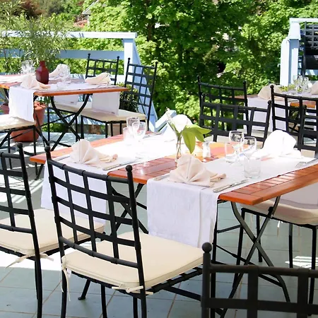 Le Castel Fleuri Hotel