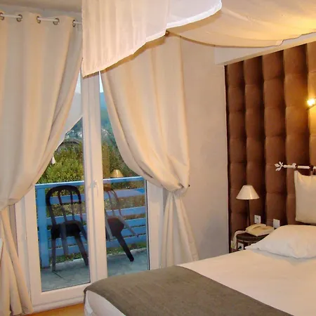 Le Castel Fleuri Hotel 2*