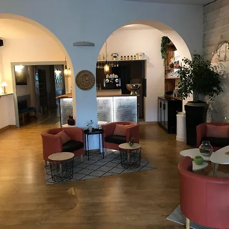 Le Castel Fleuri Hotel Saint-Jean-en-Royans
